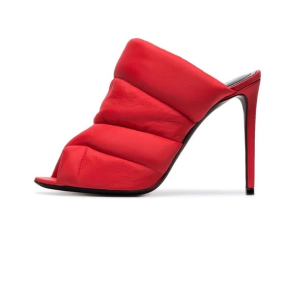 NICHOLAS KIRKWOOD
Puffer Mule in Red - Picture 3 of 11